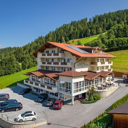 Hotel Alpen-Royal Єрценс Екстер'єр фото