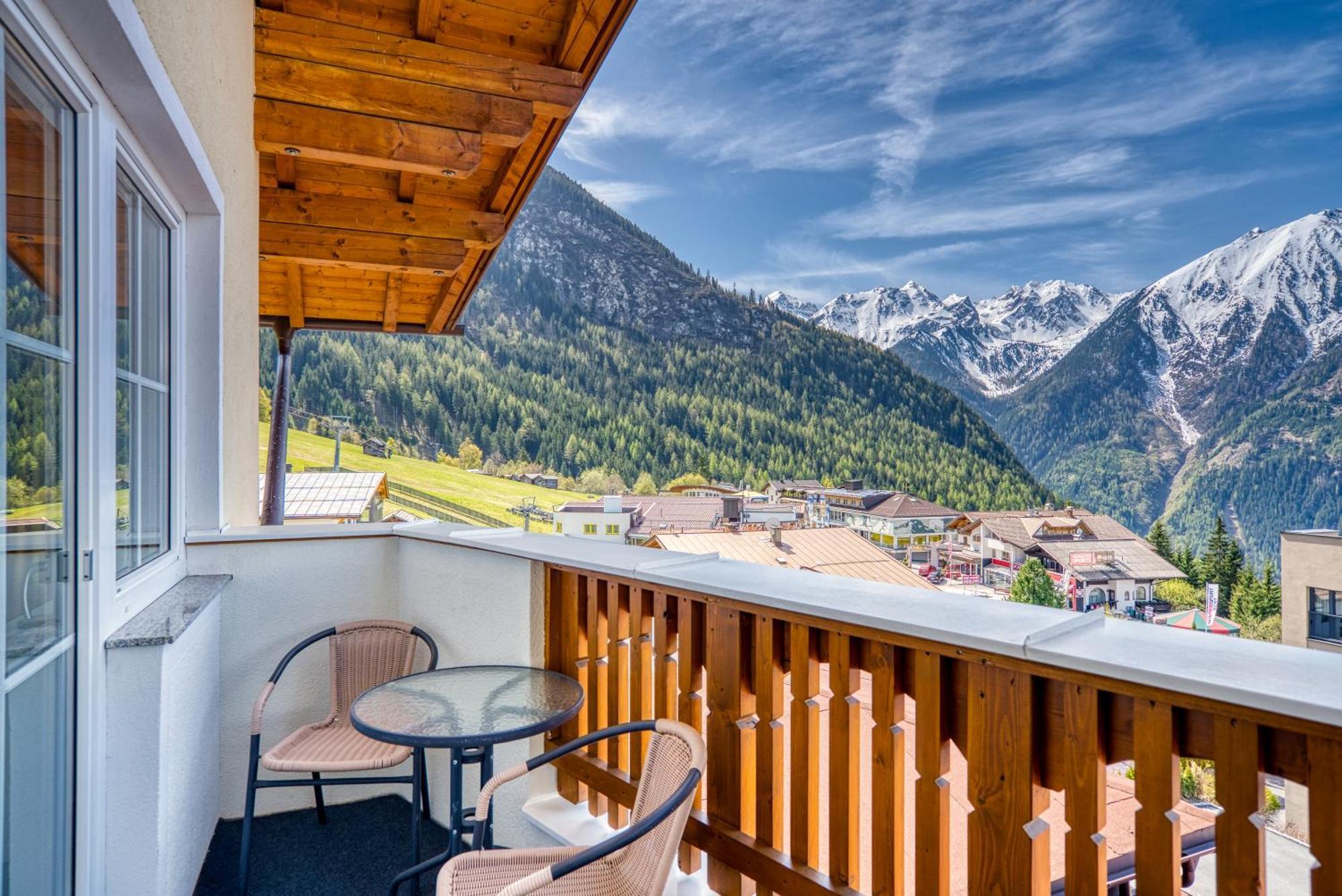 Hotel Alpen-Royal Єрценс Екстер'єр фото