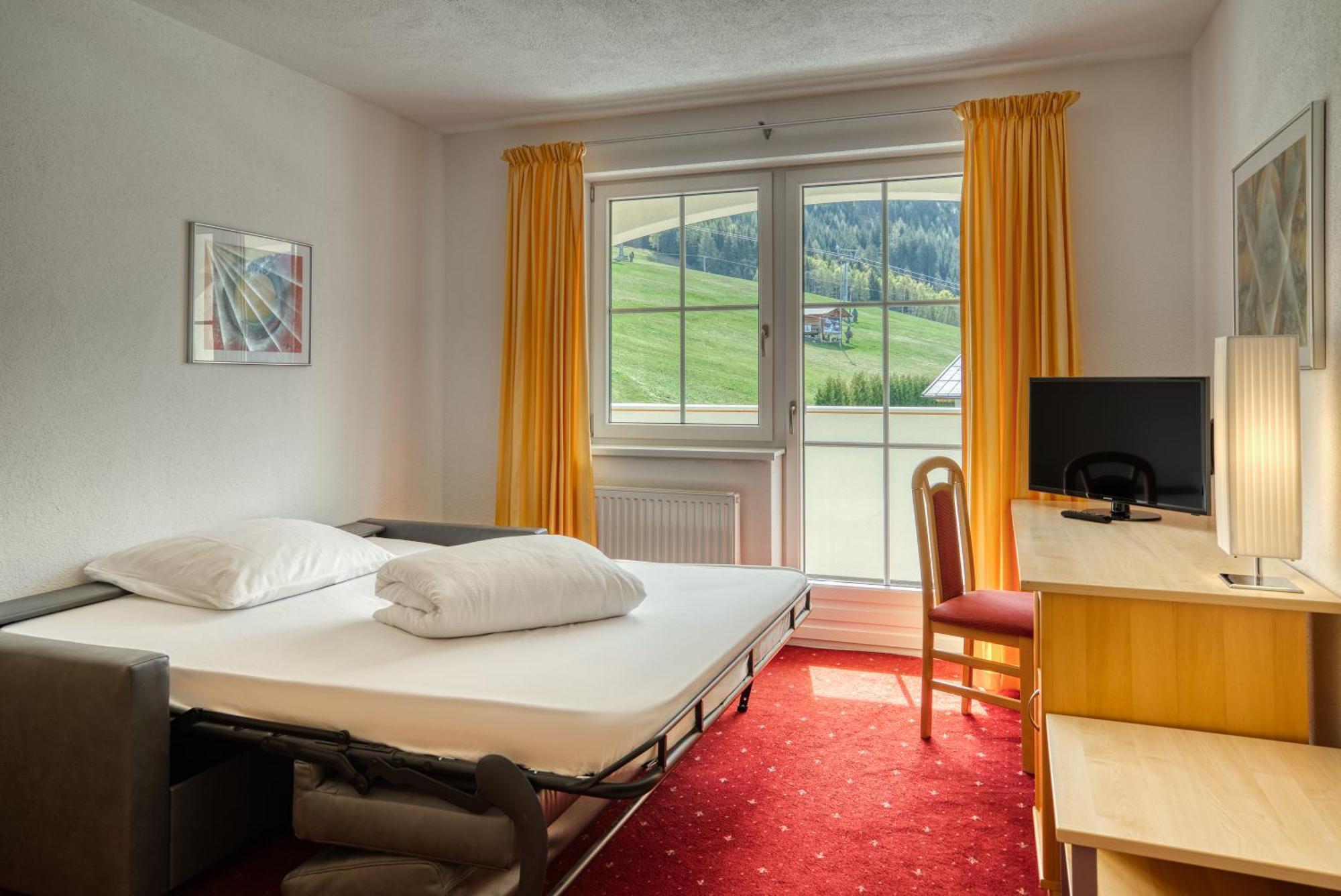 Hotel Alpen-Royal Єрценс Екстер'єр фото