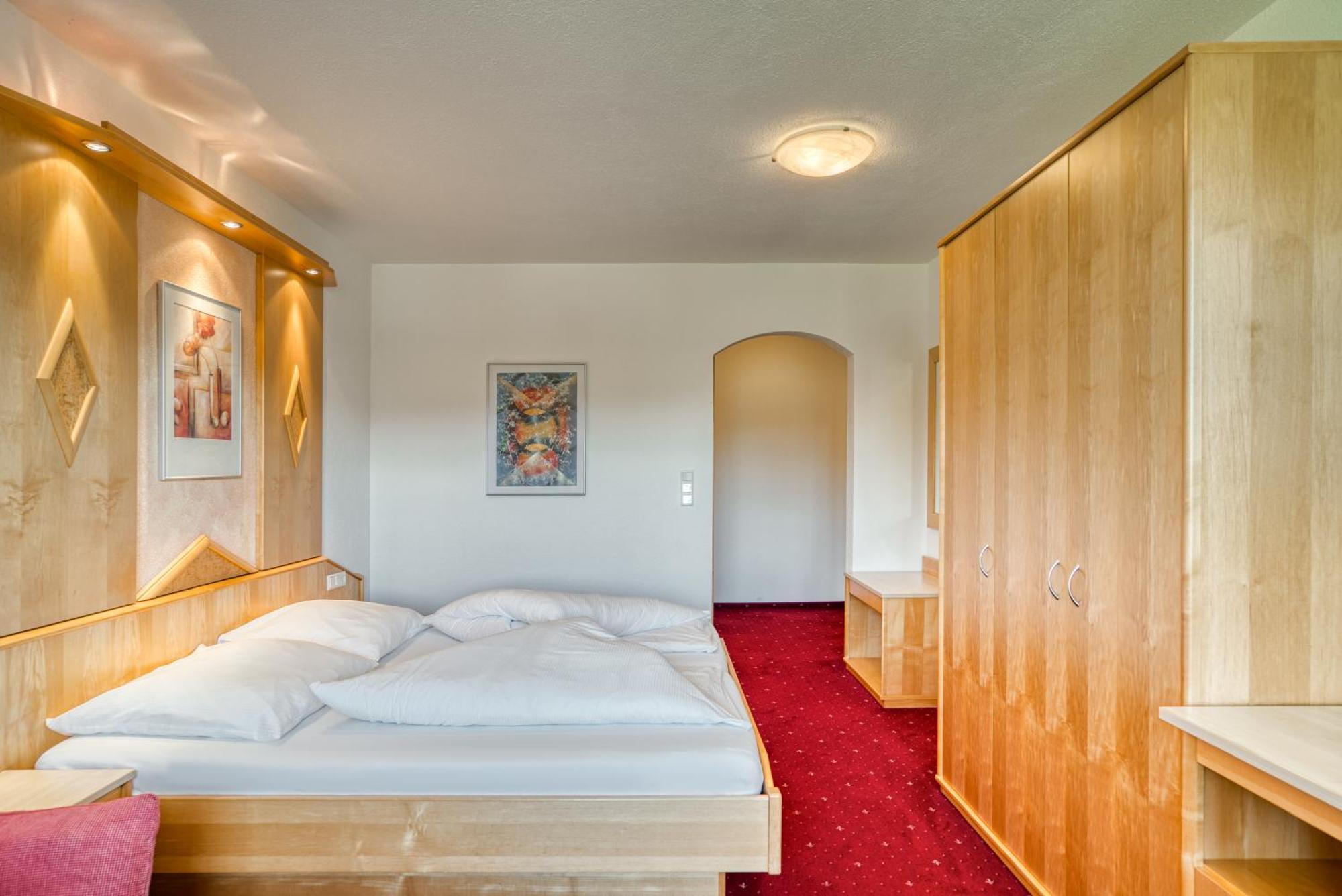 Hotel Alpen-Royal Єрценс Екстер'єр фото