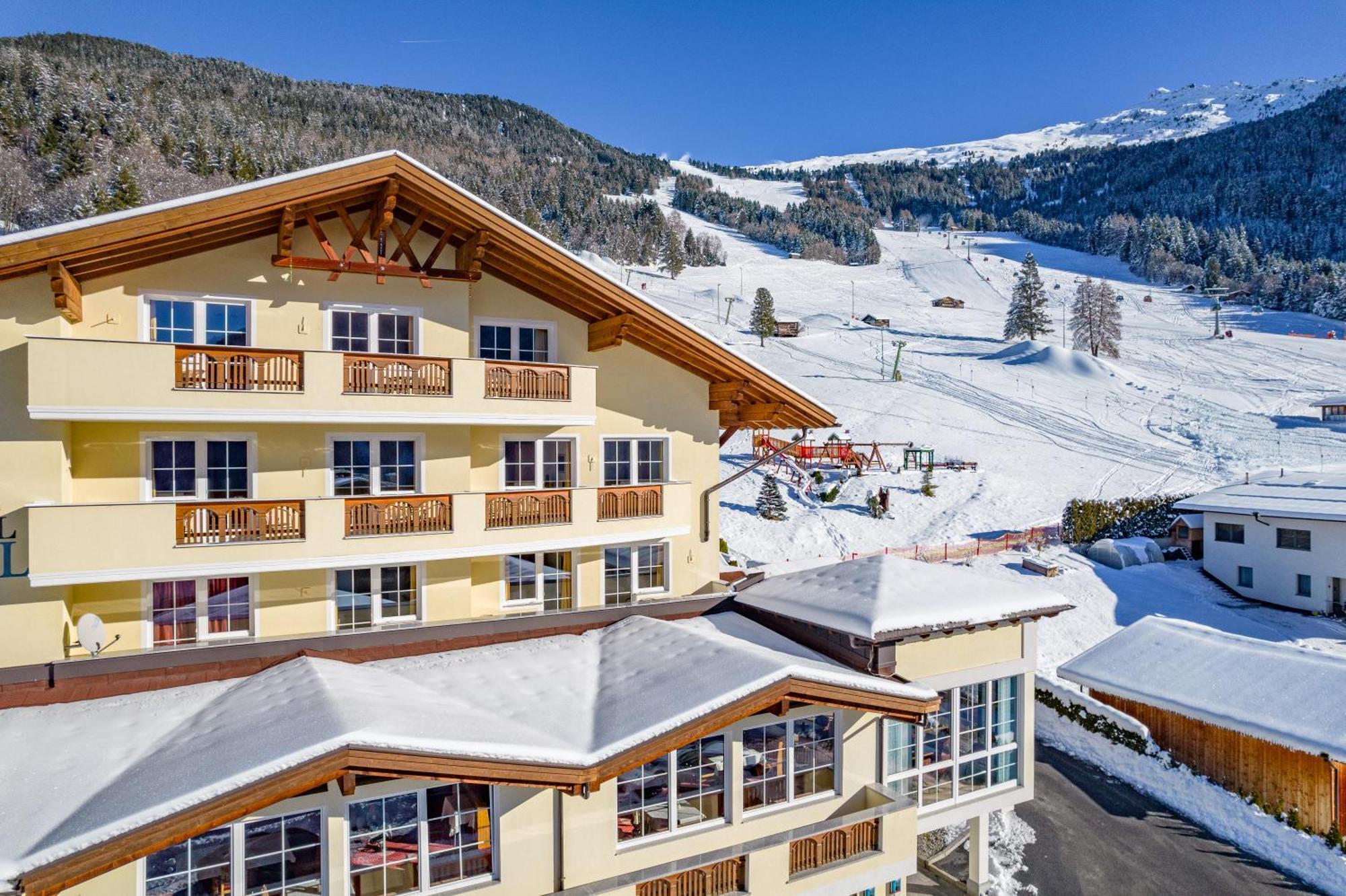 Hotel Alpen-Royal Єрценс Екстер'єр фото