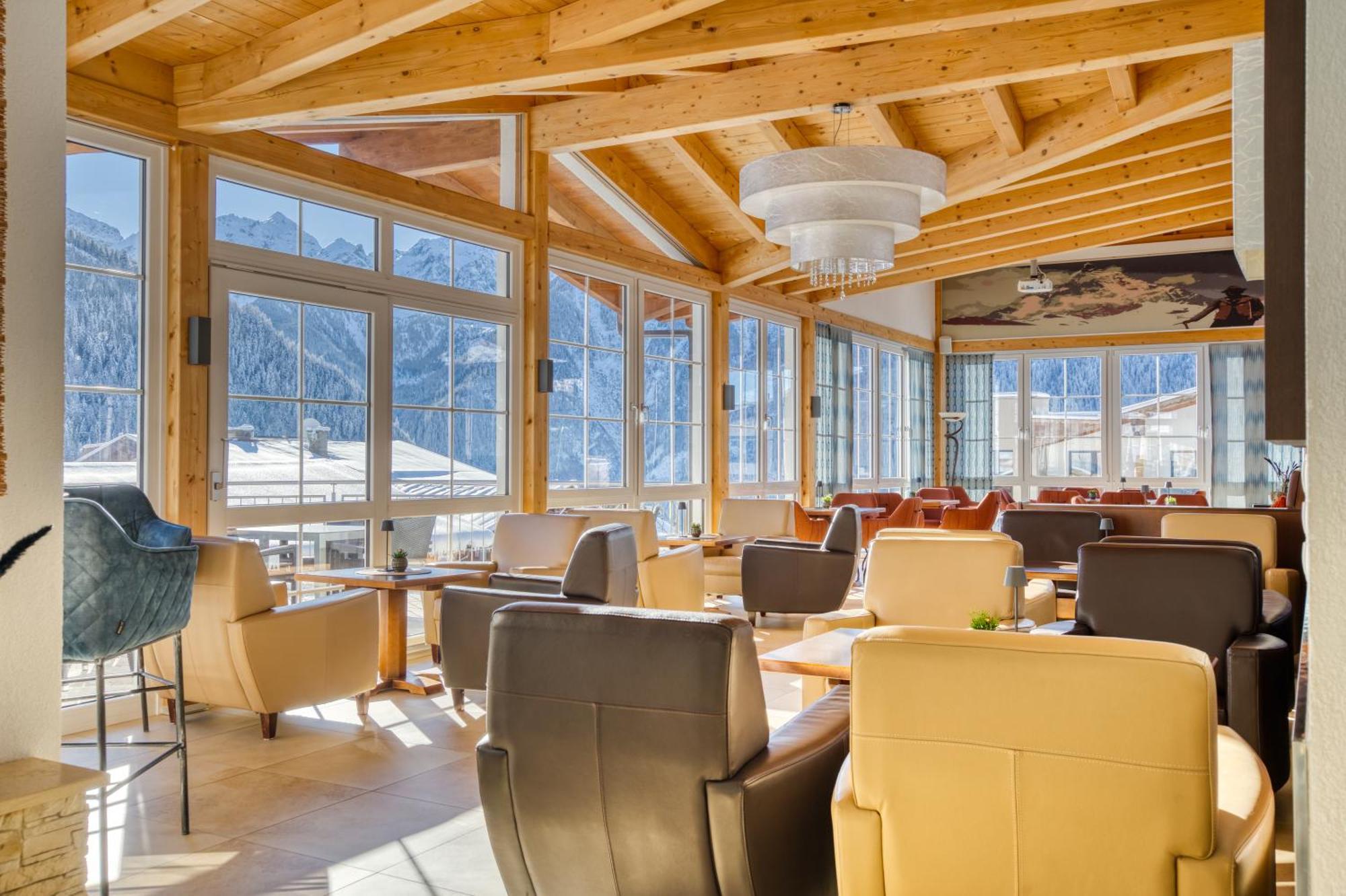 Hotel Alpen-Royal Єрценс Екстер'єр фото