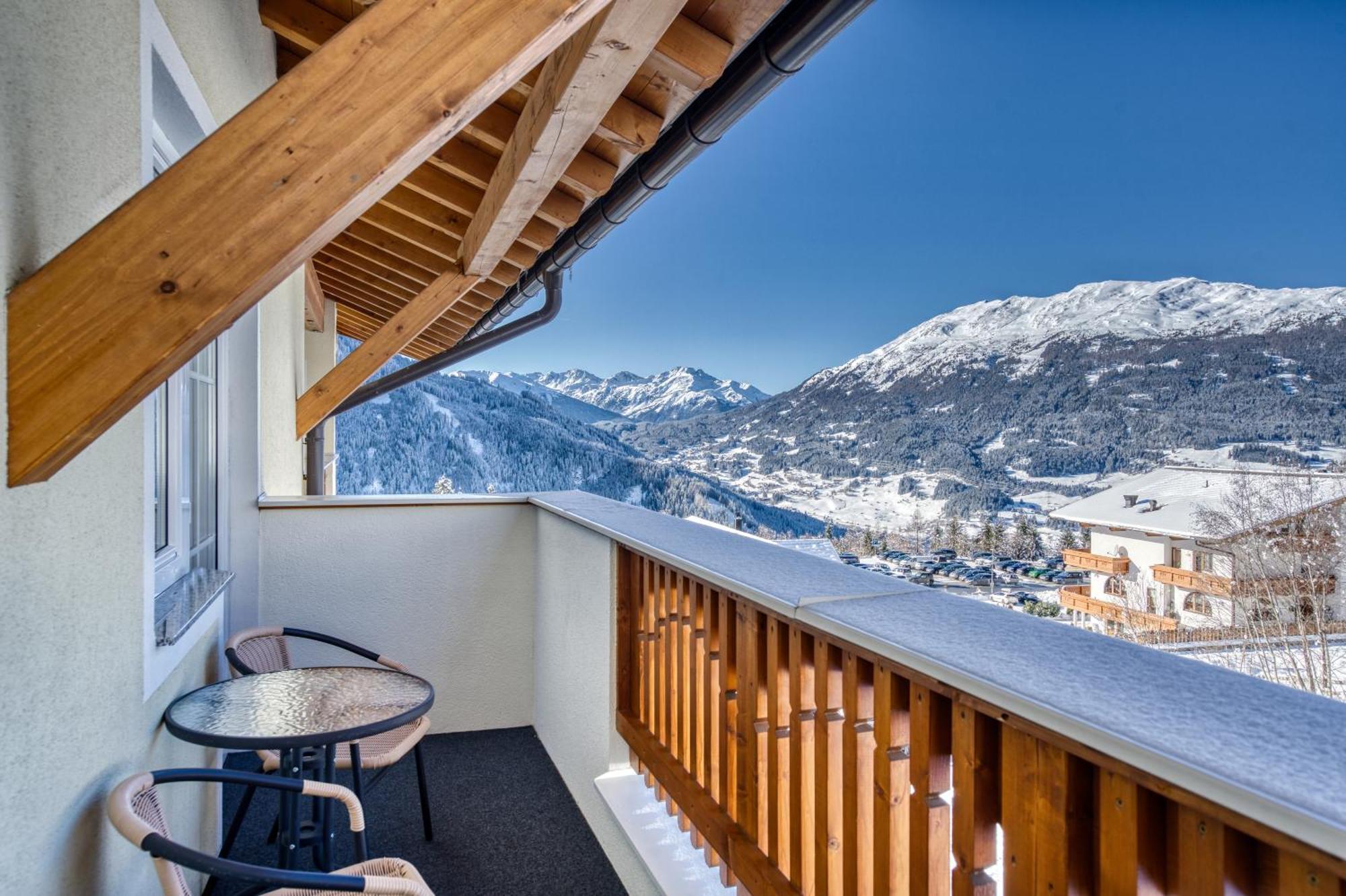 Hotel Alpen-Royal Єрценс Екстер'єр фото