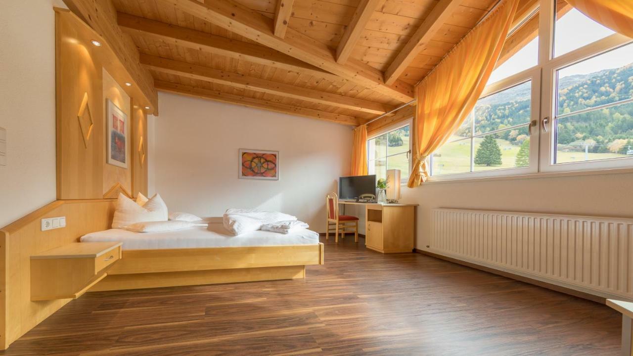 Hotel Alpen-Royal Єрценс Екстер'єр фото